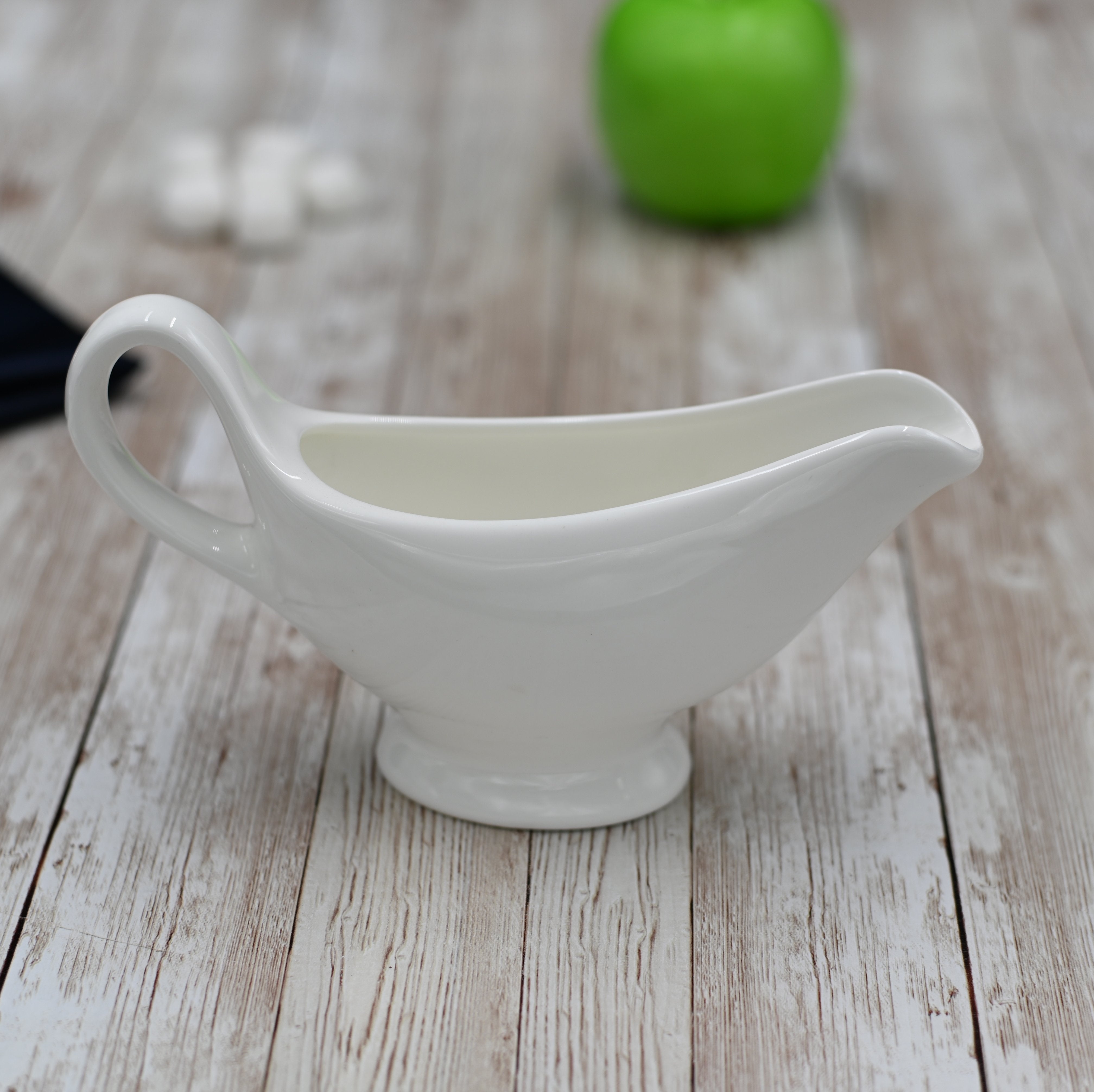 [A] Fine Porcelain Sauce Boat 6 Oz | 170 Ml WL-996013/A